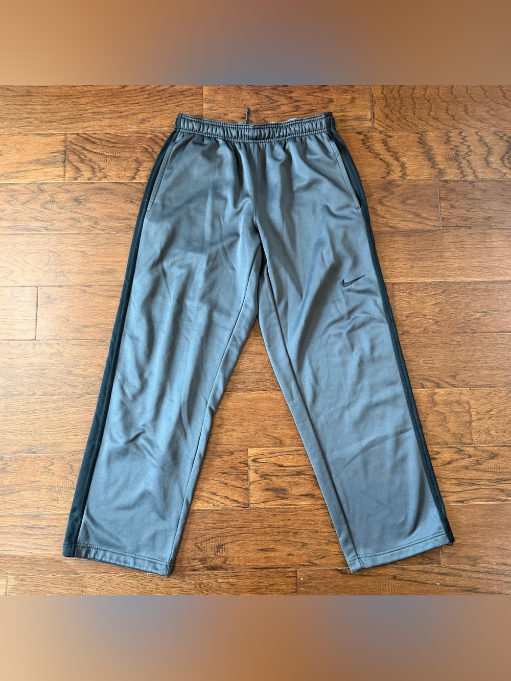 Nike Therma-Fit Sweatpants Men’s Medium Gray Black  Jogger Ankle Drawstrings